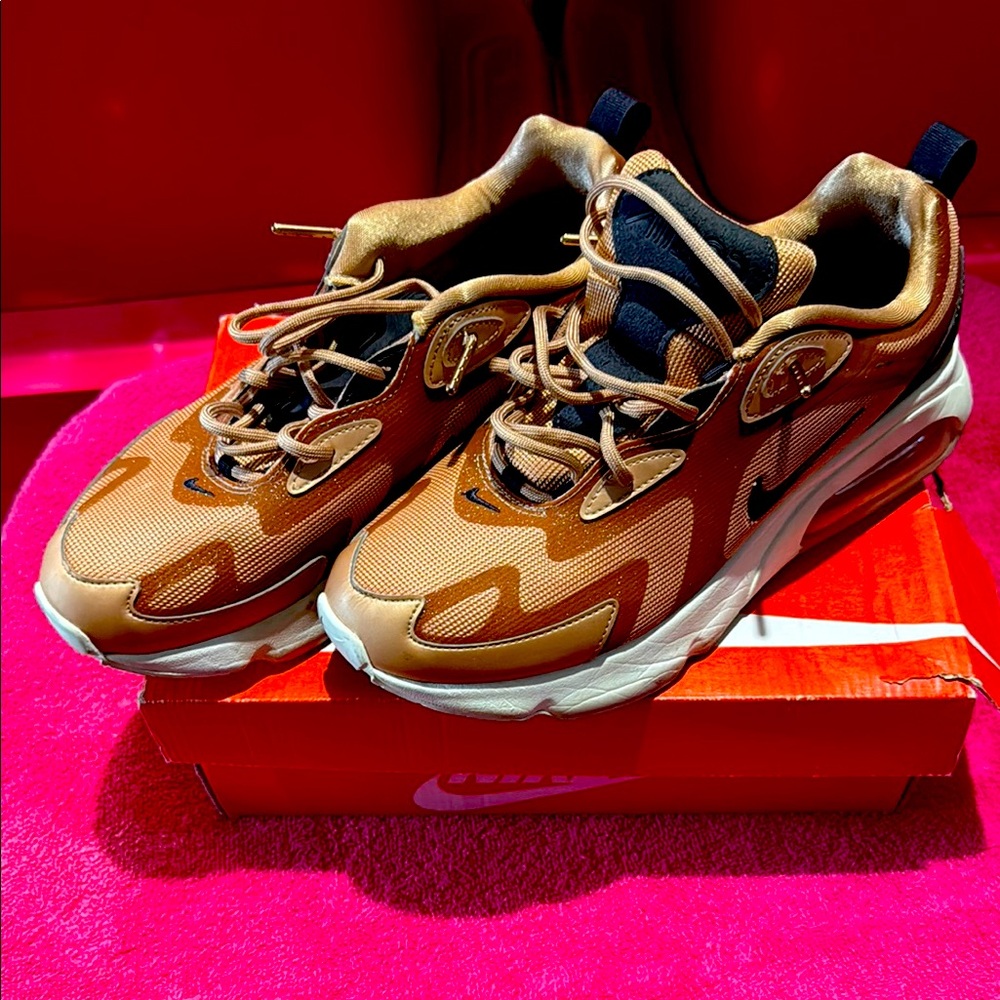 Nike Men's Brown Sneakers